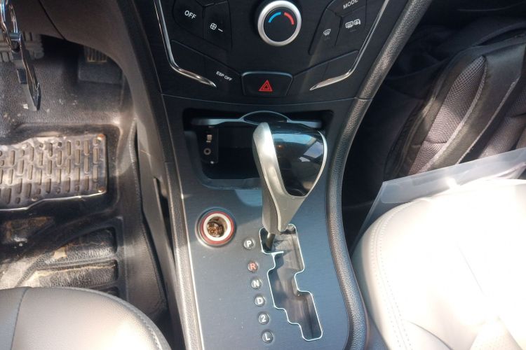 广汽传祺 传祺GA3S视界 2014款 1.6L 自动豪华ESP版中控内饰18