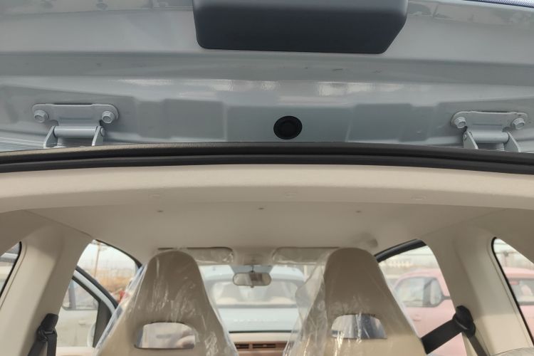 奔腾小马 2026款 222km 萌趣马 Plus中控内饰22