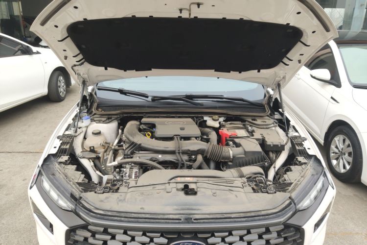 福特 蒙迪欧 2025款 2.0T EcoBoost 至尊型机舱底盘24