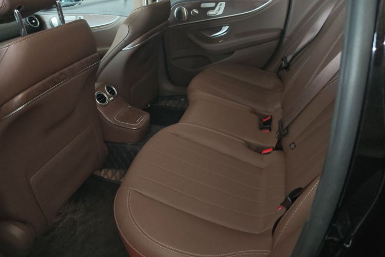 奔驰E级 2023款 E 300 L 豪华型中控内饰21