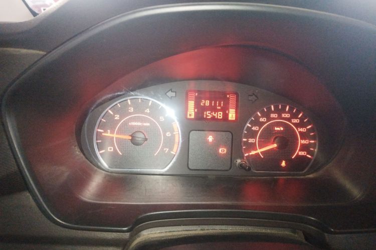 五菱汽车 五菱宏光V 2022款 1.5L劲取版电动助力LAR中控内饰14