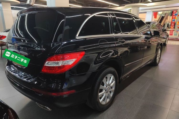 奔驰R级 2017款 R 320 4MATIC 商务型臻藏版车身外观7