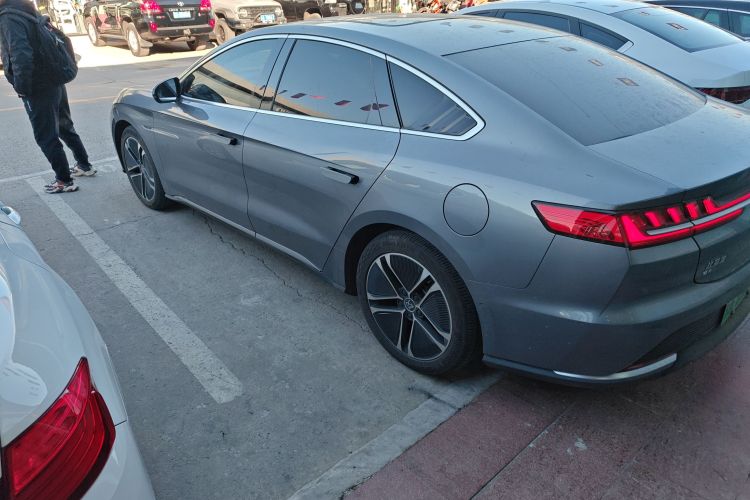 比亚迪 汉 2020款 EV 超长续航版尊贵型车身外观4