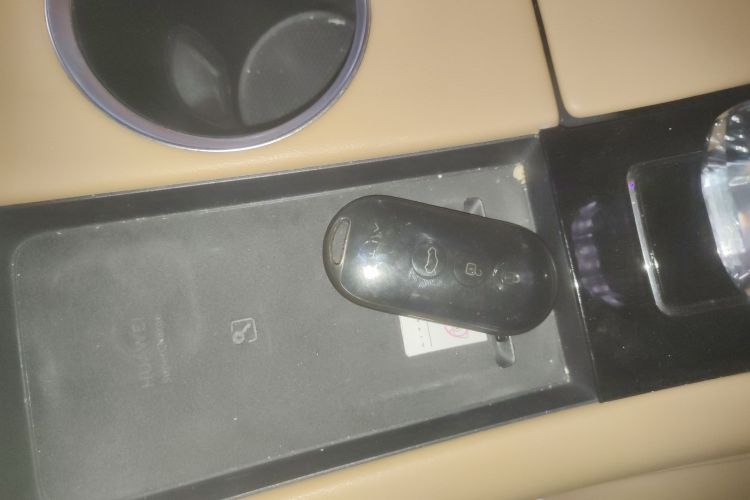 鸿蒙智行 问界M5 2022款 增程后驱标准版中控内饰11