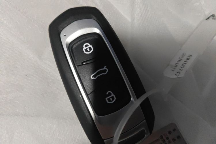 吉利银河 熊猫 2025款 210km 元气熊中控内饰7001