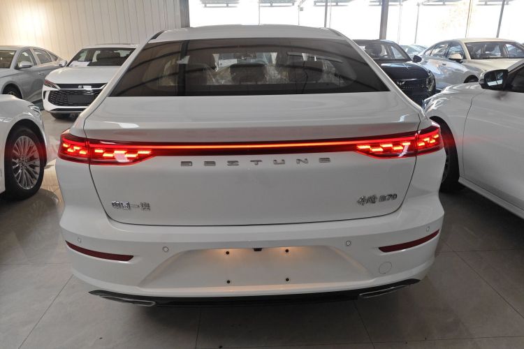 奔腾B70 2024款 龙腾版 1.5T 领创型车身外观6