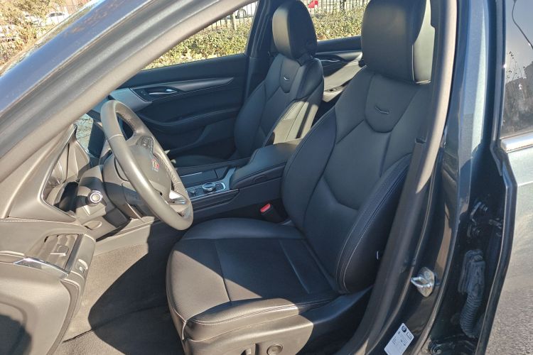 凯迪拉克CT5 2021款 28T 豪华型中控内饰19