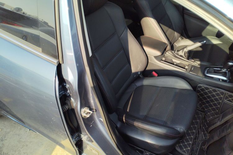 马自达 阿特兹 2014款 2.0L 蓝天豪华版局部细节41