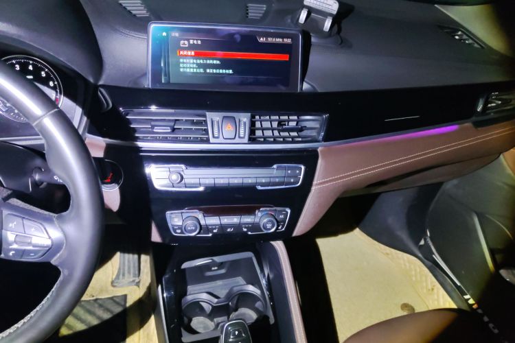 宝马X2 2020款 sDrive25i 领先型M越野套装中控内饰16