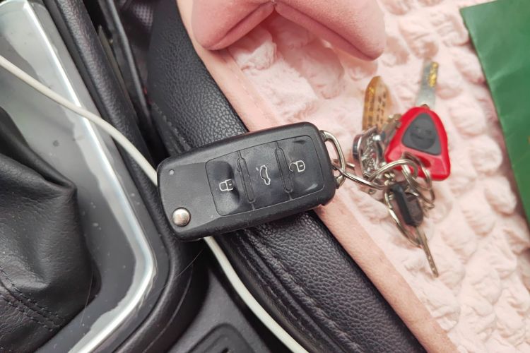 大众 宝来 2017款 1.6L 自动时尚型中控内饰11