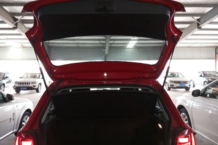 大众 Polo 2018款 1.5L 自动安享型机舱底盘23