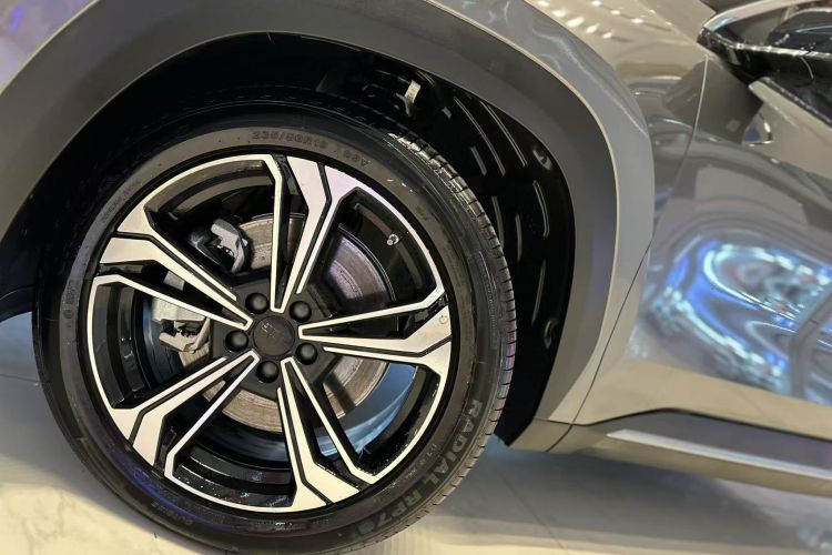 吉利银河 银河L7 2025款 EM-i 115km 探索版车身外观6007