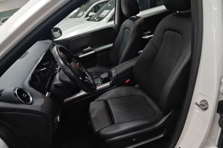 奔驰B级 2022款 改款二 B 200 时尚型中控内饰19