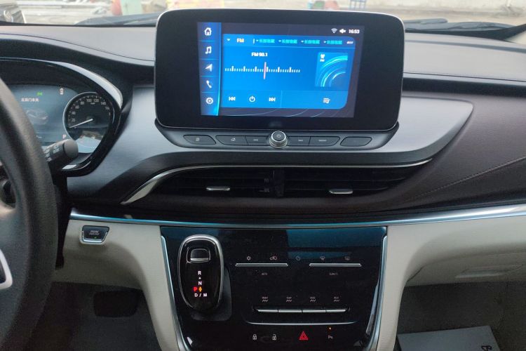 别克GL8 2021款 陆上公务舱 652T 舒适型中控内饰16