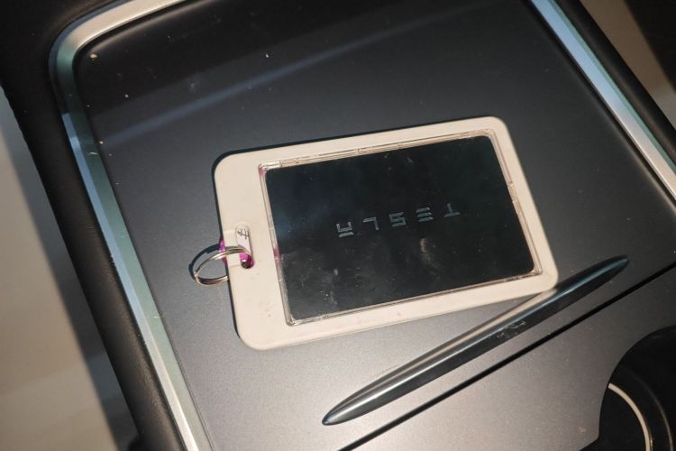 特斯拉 Model Y 2022款 后轮驱动版中控内饰7001