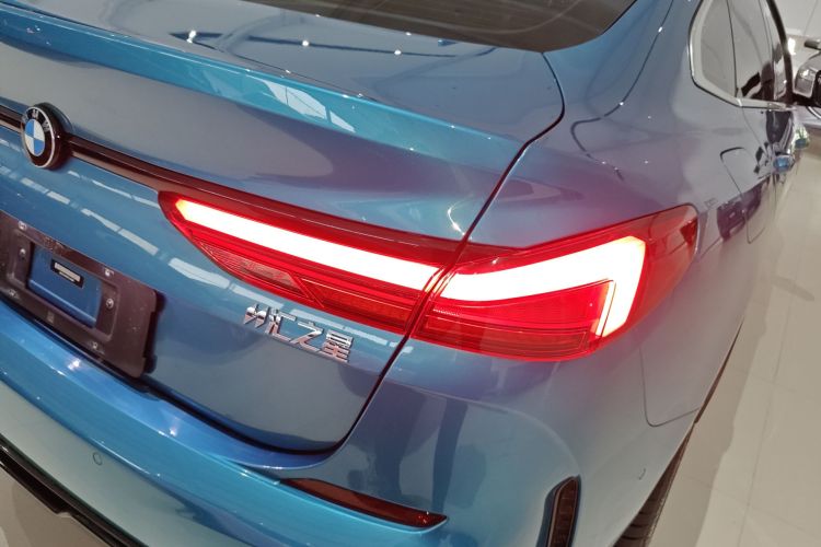 宝马2系(进口) 2021款 225i 四门轿跑车 M运动套装车身外观9