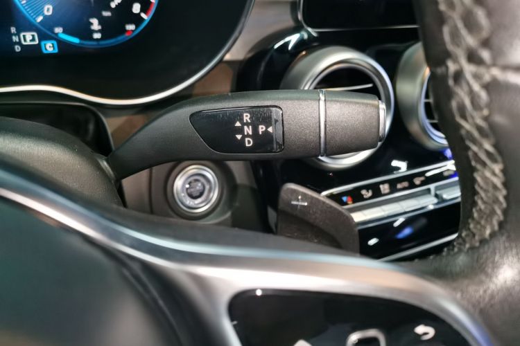 奔驰GLC 2021款 GLC 260 L 4MATIC 动感型中控内饰18