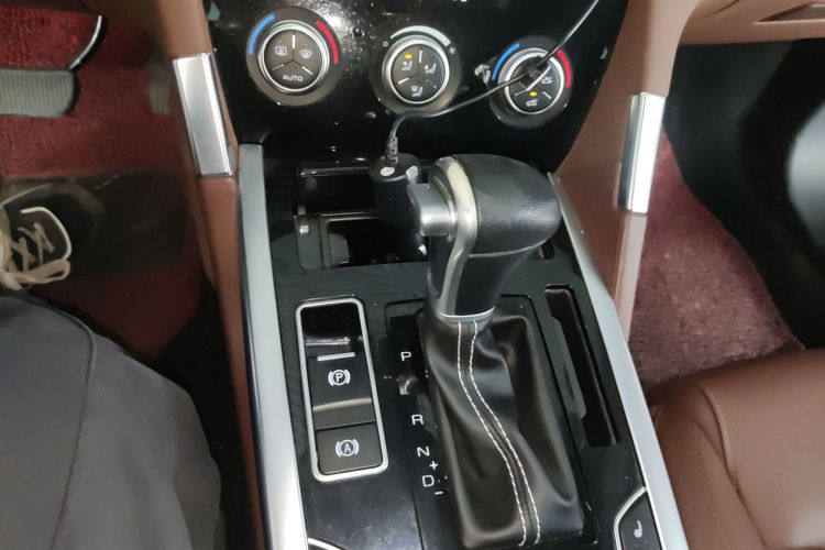 哈弗H7 2018款 改款 蓝标H7 2.0T 自动智享型中控内饰18