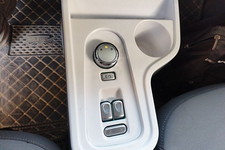 长安启源 长安Lumin 2023款 205km 香沁款中控内饰18