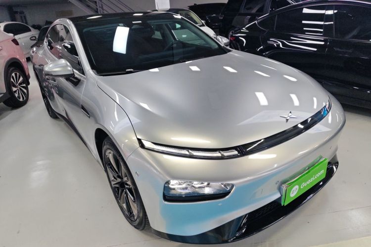 小鹏P7 2022款 670N+车身外观3