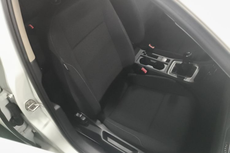 大众 高尔夫 2016款 1.6L 手动时尚型局部细节41