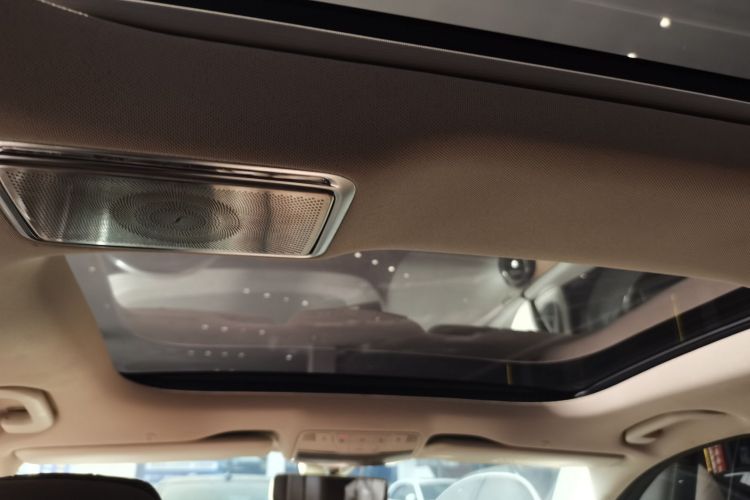 奔驰E级 2019款 改款 E 300 L 时尚型局部细节22