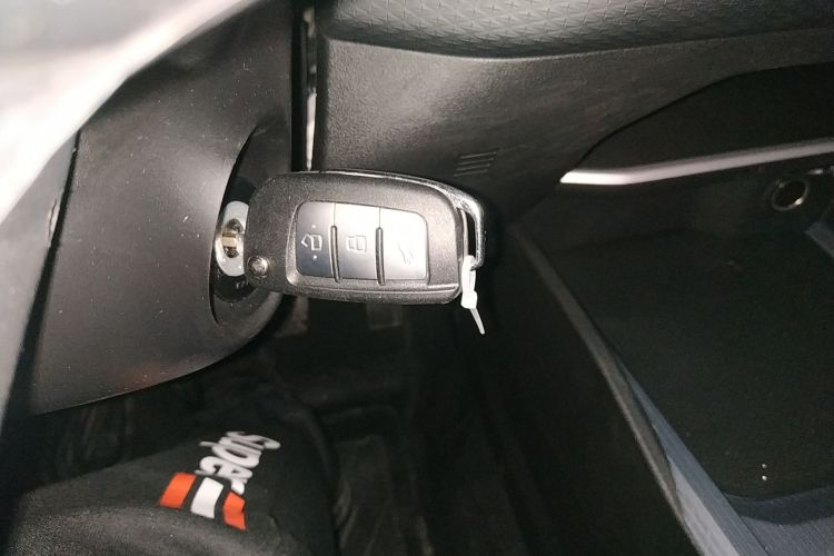 吉利汽车 帝豪 2026款 第4代 400万纪念款 1.5L 手动超越型中控内饰11