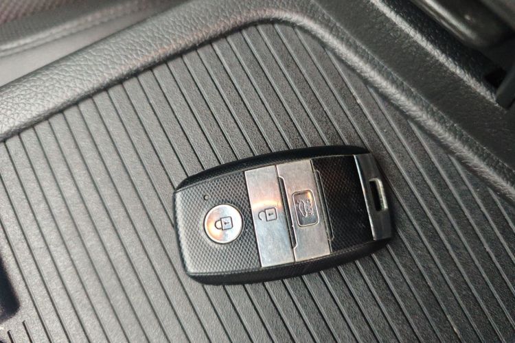 起亚K5 2014款 2.0L 自动LUXURY中控内饰11