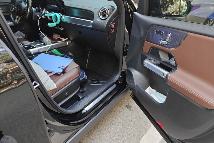 奔驰GLB 2021款 GLB 200 时尚型局部细节9005