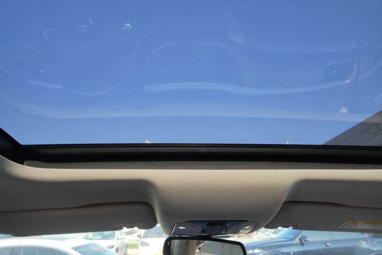 广汽传祺 传祺GS8 2017款 320T 两驱豪华智联版（七座）中控内饰22