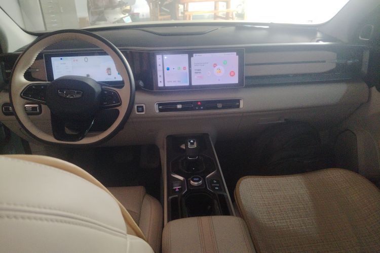 吉利汽车 吉利icon 2023款 1.5TD 巧克力醇巧版中控内饰7002