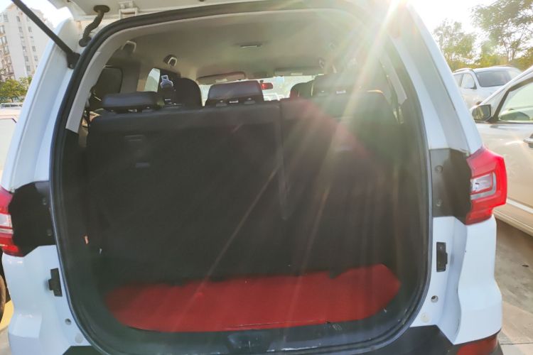 东风风行 风行SX6 2019款 1.5T 手动舒适型 国V机舱底盘23