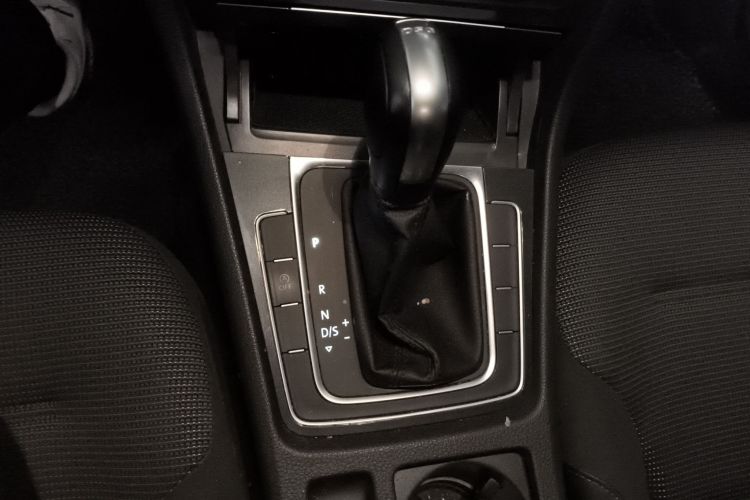 大众 高尔夫 2020款 280TSI DSG舒适型中控内饰18