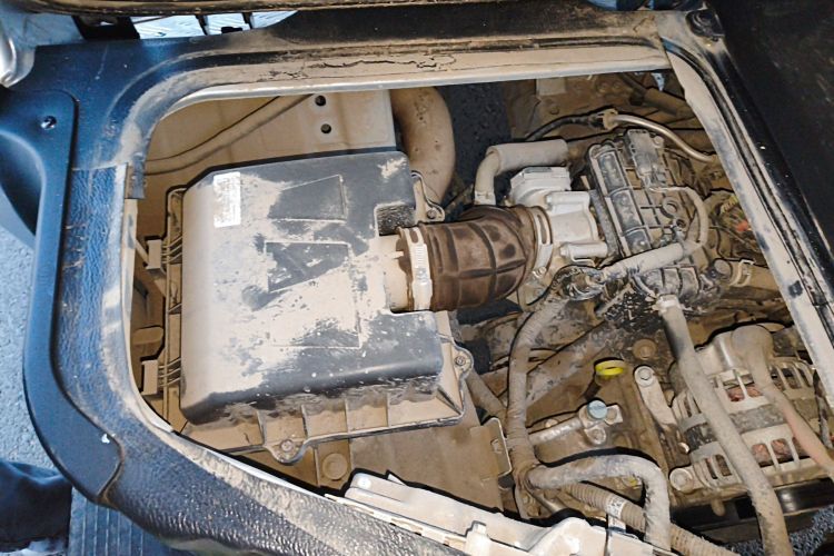 长安凯程 长安睿行M60 2023款 1.5L GDI舒适型客车6/7座局部细节9006