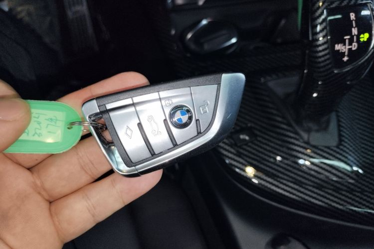 宝马3系 2017款 320Li M运动型中控内饰7001