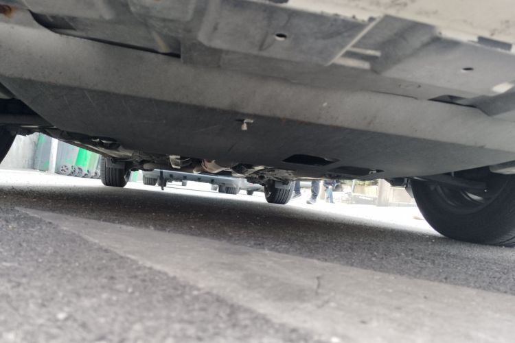 丰田 YARiS L 致享 2017款 1.5E CVT魅动版局部细节9008