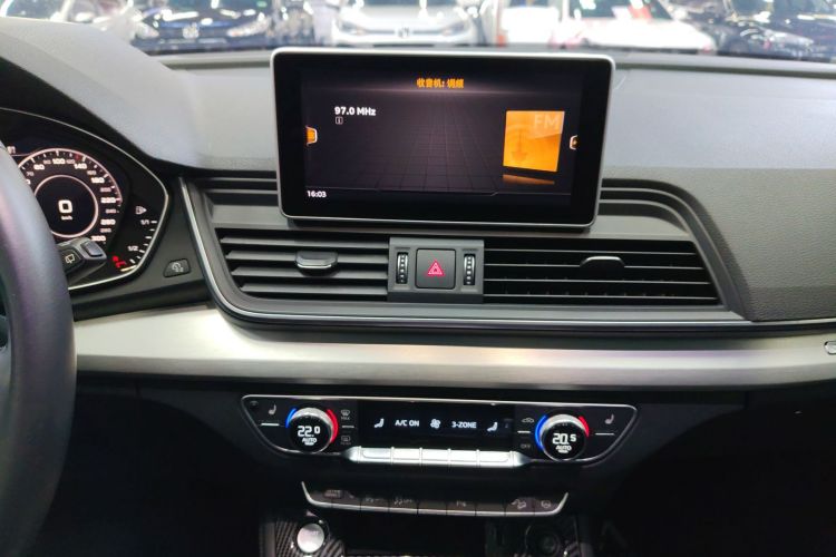 奥迪Q5L 2018款 40 TFSI 荣享时尚型 国V中控内饰16