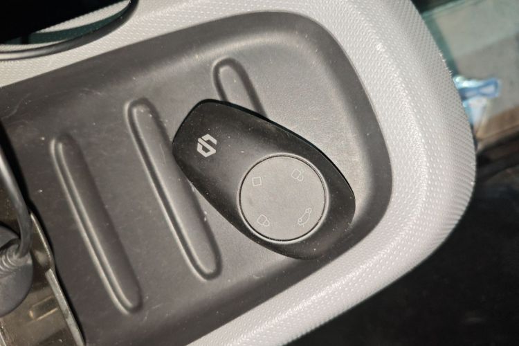 零跑汽车 零跑T03 2022款 皓玉版中控内饰7001