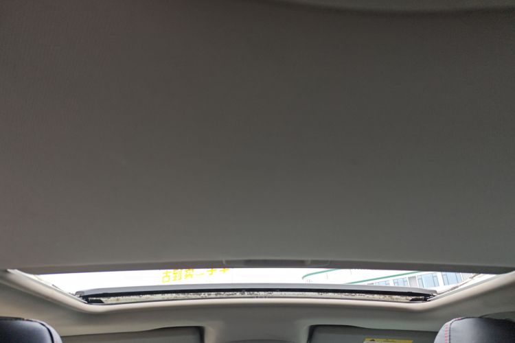 标致408 2014款 1.8L 自动豪华版中控内饰22