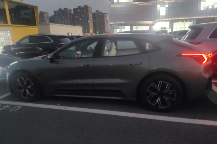 极氪001 2025款 WE版 95kWh 四驱车身外观6003