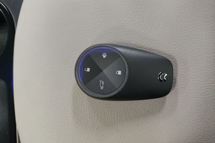 蔚来ES8 2020款 415KM 六座版中控内饰11