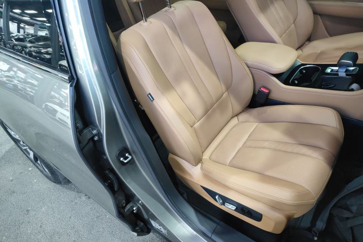 理想汽车 理想ONE 2020款 增程6座版局部细节41