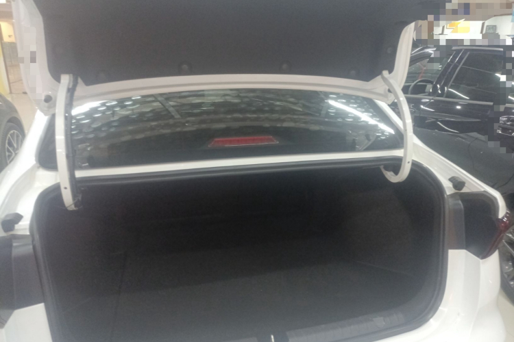 吉利汽车 帝豪 2023款 第4代冠军版 1.5L CVT尊贵型机舱底盘23