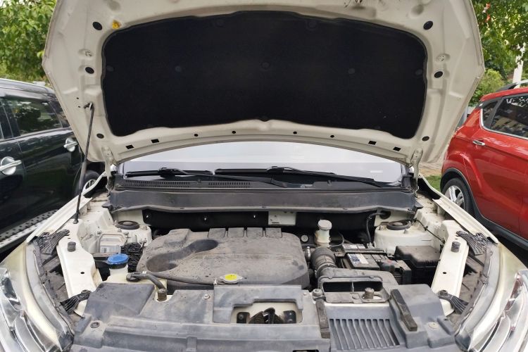 陆风X2 2017款 1.6L 手动锋锐版机舱底盘24