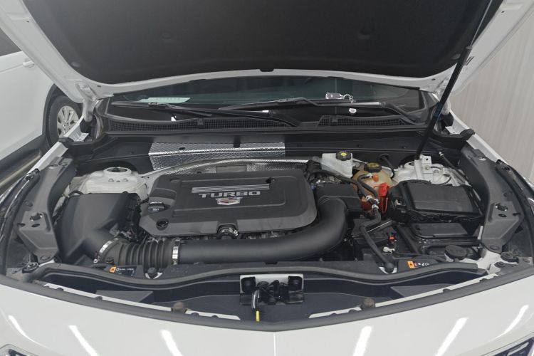 凯迪拉克XT4 2021款 28T 两驱技术型机舱底盘24