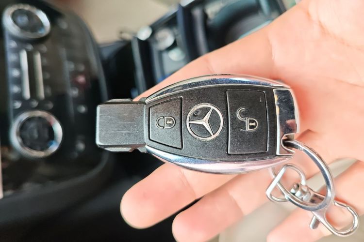 奔驰R级 2014款 R 320 4MATIC 豪华型中控内饰11