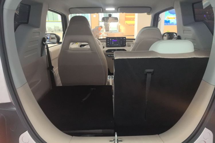 吉利银河 2024款 熊猫mini 200km 耐力熊机舱底盘23