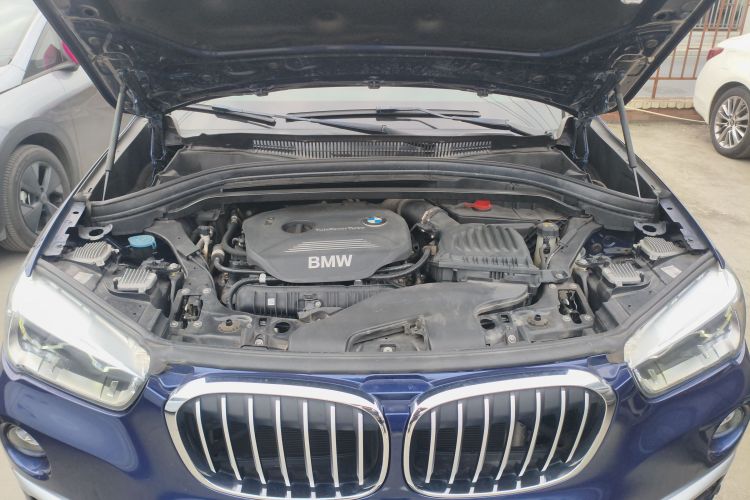 宝马X1 2018款 xDrive20Li 豪华型机舱底盘24