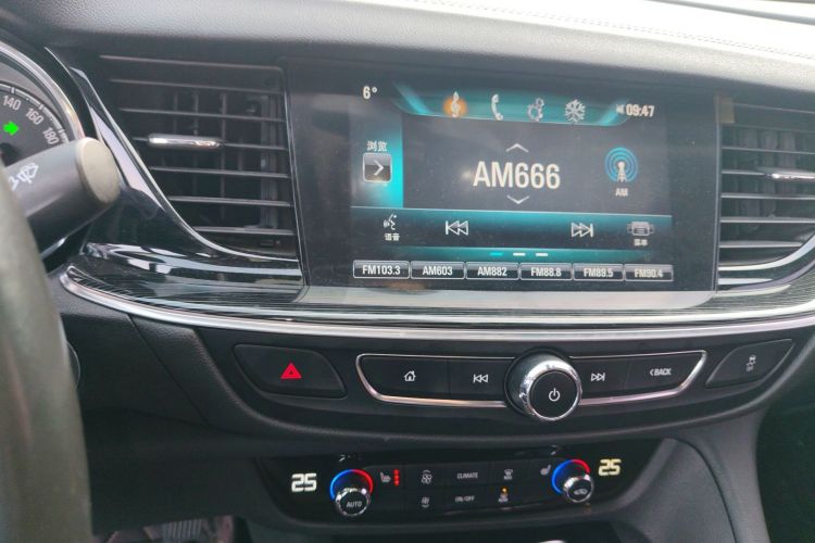 别克 君威 2017款 20T 精英型中控内饰16