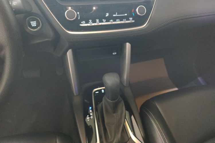 丰田 卡罗拉锐放 2023款 2.0L 精英版中控内饰18